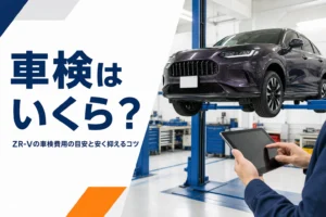 整備工場のリフトで点検を受けるミドルサイズSUV